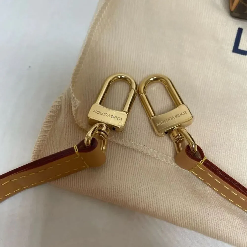 Louis Vuitton Women Pre-Loved Bag Very Good Condition